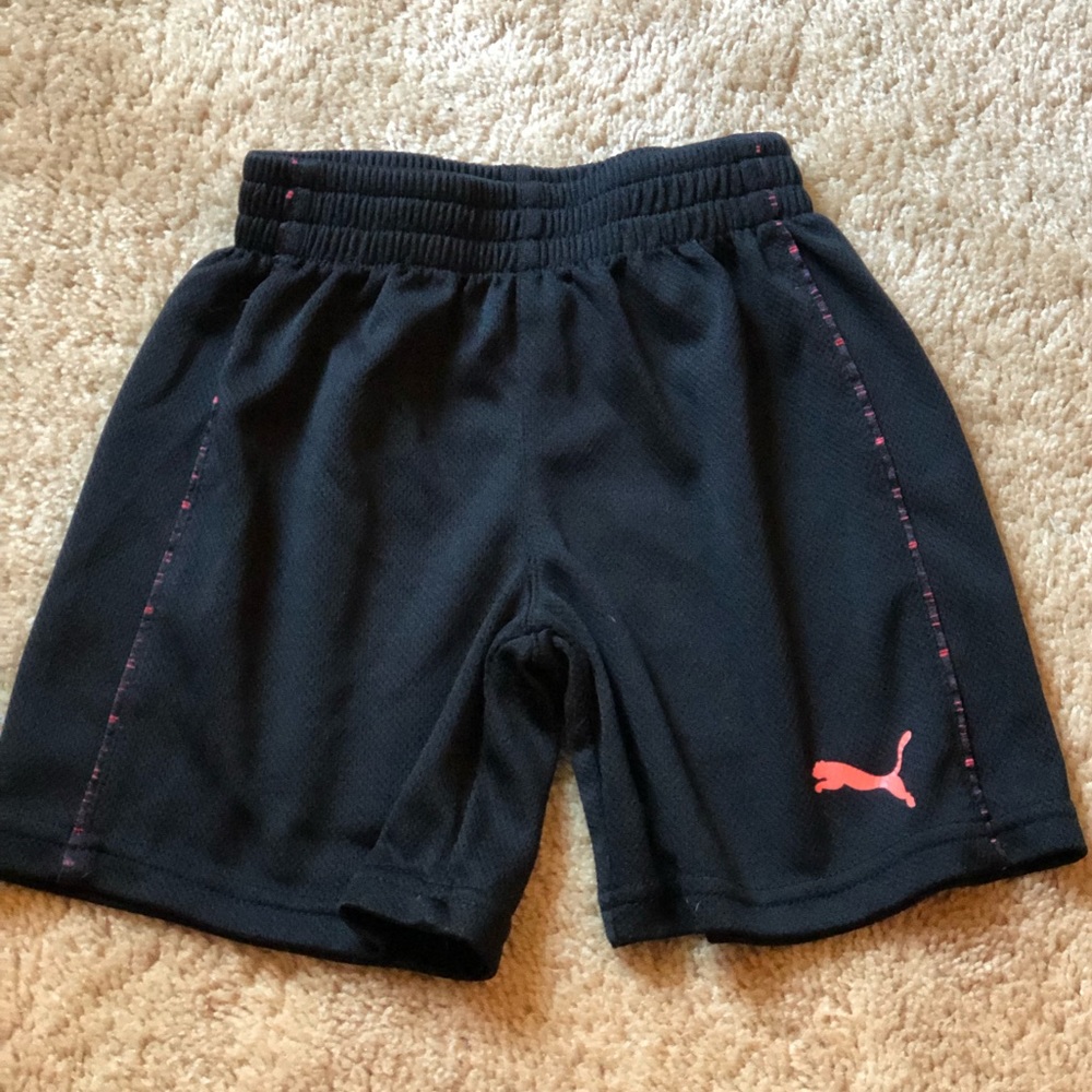 4T Puma basketball shorts. Like new condition.